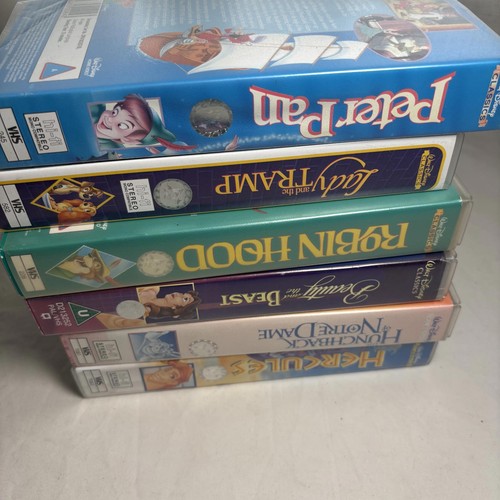 Walt Disney Classics VHS Tape Collection - Peter Pan, Lady and the Tramp, Robin - Foto 2 di 9