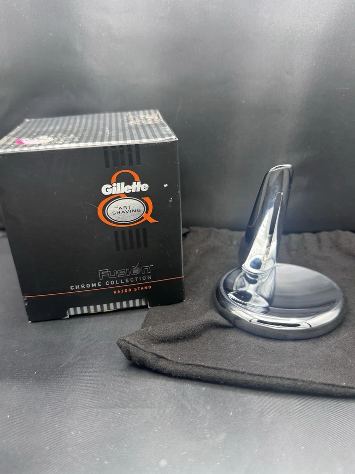NEW Collector’s Gillette Art Of Shaving Fusion Chrome Shaving Razor Stand - Image 3 of 4