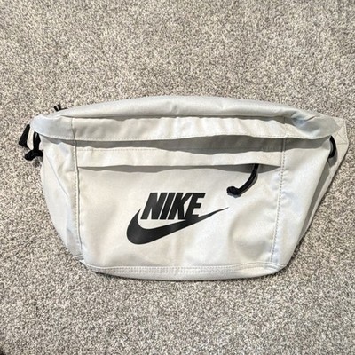 Crossbody Nike Tech Hip Pack 10L Large Waistpack Belt Travel Bag Light PreOwned