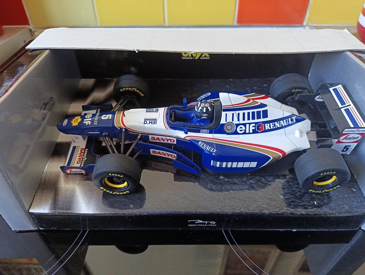 Foto 1 di 6