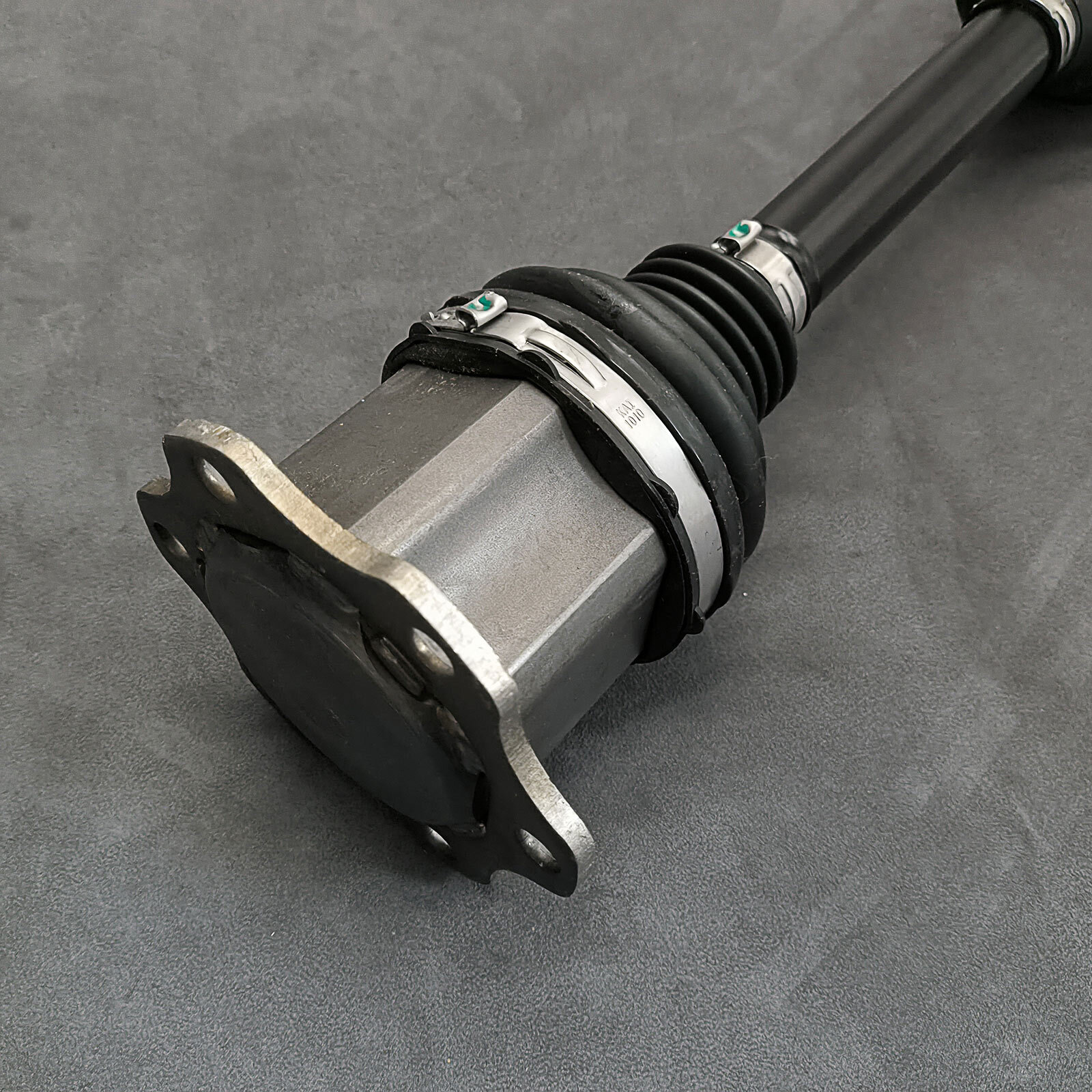 Front Left Axle Shaft 4M0407271G for 2016-20 Bentley Bentayga,20-24 Audi Q8 SQ8