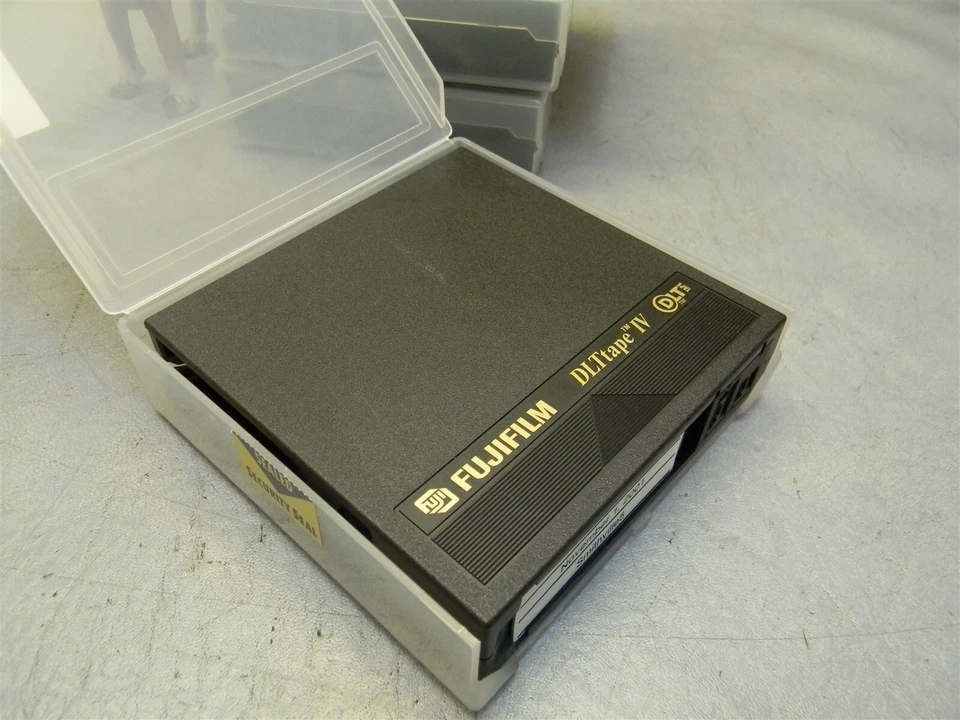 FujiFilm DLTtape IV Data Cartridge 40GB/80GB with cases Lot of 4 - Image 2 of 4