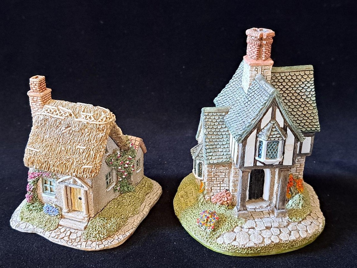 LILLIPUT LANE THE SPINNEY AND ROWAN LODGE (signed) FIGURINES