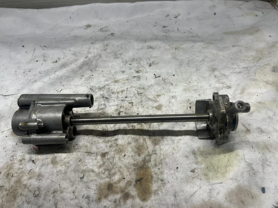 Bomba de aceite Honda Goldwing 1200 1984 fabricante original 15110-MG9-000 Foto 2 de 4