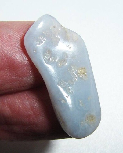 2.8 grams GENUINE ELLENSBURG TRUE BLUE AGATE, MEDIUM BLUE #84
