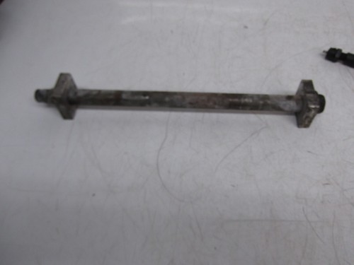 KAWASAKI ZXR400 L HINTERRADSPINDEL