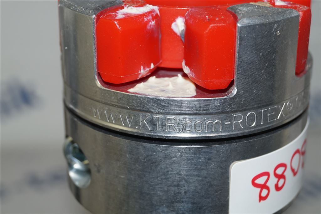 KTR ROTEX Klauen-Kupplung komplett GS 28/38 mit Hülsen Naben 20/32mm KTR ROTEX Klauen-Kupplung komplett GS 28/38 mit Hülsen Naben 20/32mm