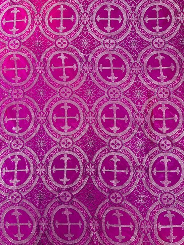 Rectangular Metallic Cross Brocade Jacquard Satin Tablecloth Overlay/Religious. - Picture 6 of 19