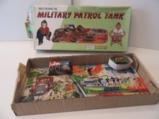 vintage Lucky Toys Military Patrol Tank  Uhrwerkantrieb mit Schlüssel in OVP rar