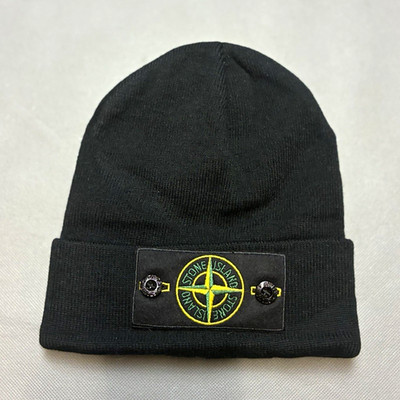 Stone Island Herren Strick-Beanie Wollmütze Schwarz Logo-Patch Einheitsgröße