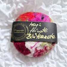 Umfilzte Seife – Seife im Filzmantel – Maya Seife - feinste Blütennoten