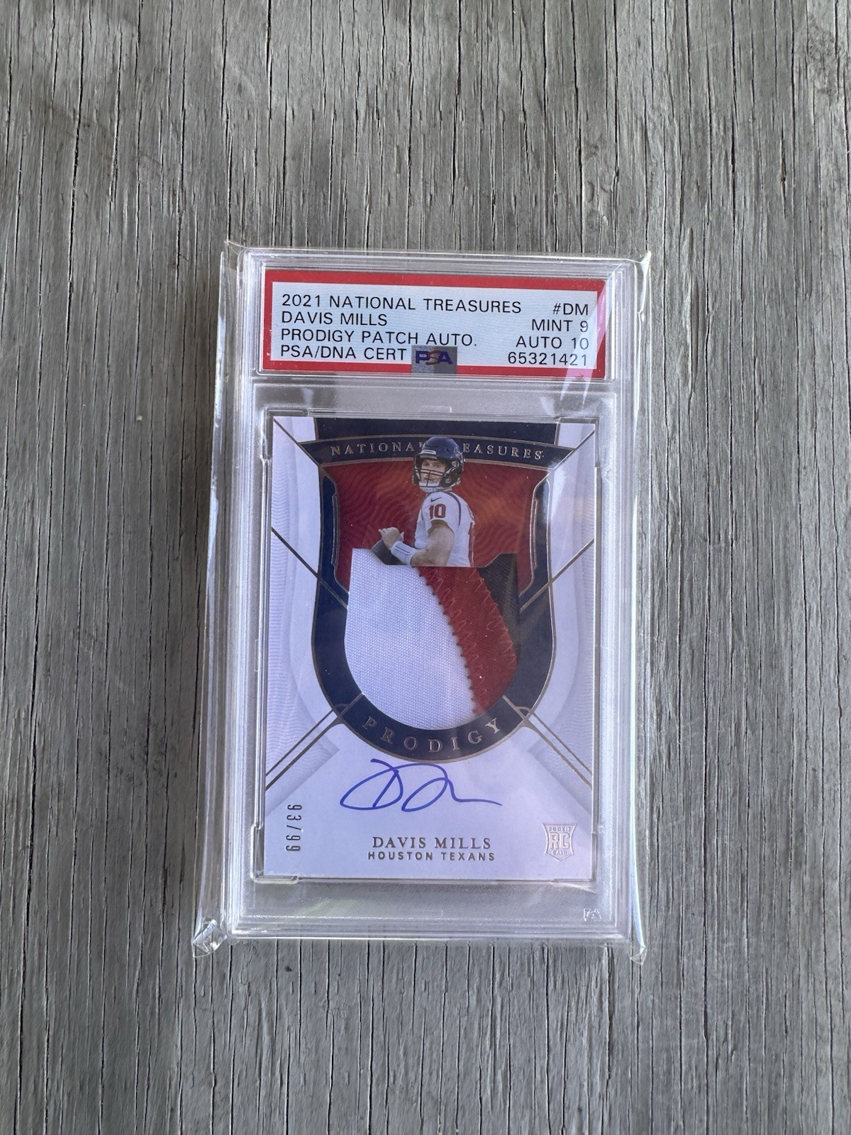 2021 Panini National Treasures - Prodigy Patch Autographs Davis Mills # /99