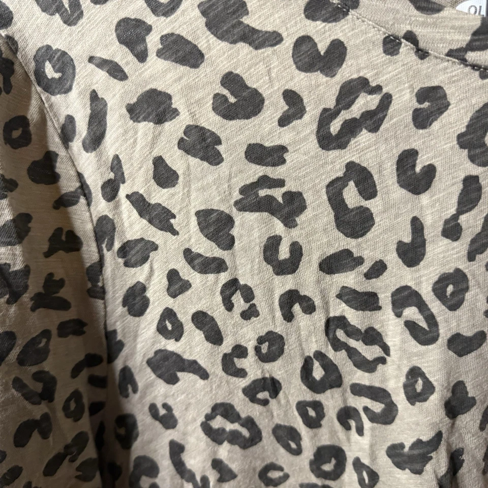 Camiseta Old Navy Everywhere XL Verde Oliva Algodón Slub Crew Leopardo Estampado Animal Foto 2 de 4