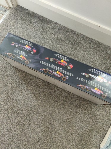 BURAGO RED BULL RACING FORMULA 1 SET X 6 CARS 1/43 scale models (BNIB) 2024 - Picture 6 of 7