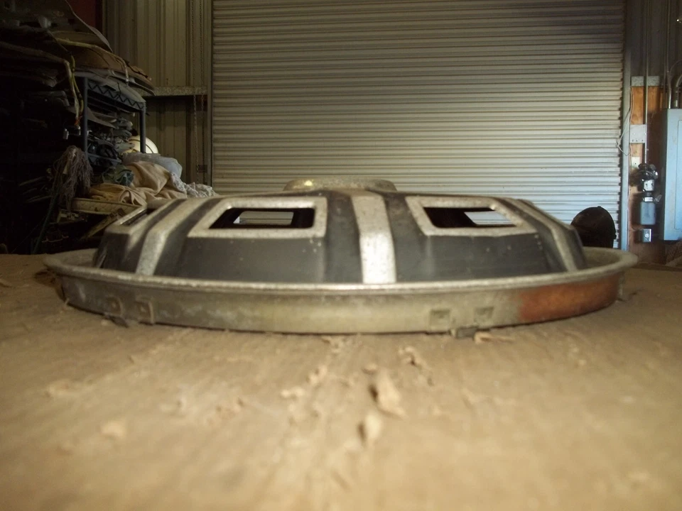 70 71 72 73 奥迪 100 GL 轮毂盖轮辋轮毂盖 14 英寸原始设备制造商二手对 2 50500 — 第 3/4 张图片