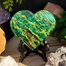 Natural Green Emerald Heart Carved Stone Crystal Gemstone Specimen Home Decor