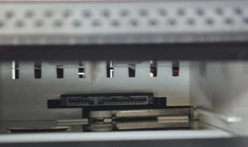 G-Technology G-Dock Hard Drive Enclosure 0G04547 - Enclosure ONLY - Image 3 of 4