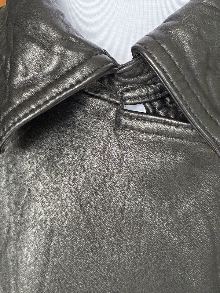 Jaqueta de Moto Feminina Preta de Couro Premium - Imagem 3 de 4