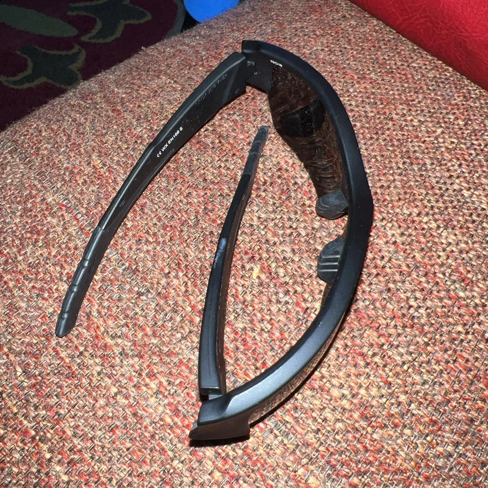 Wiley X 太阳镜 WX EN166s 黑色太阳镜很好! — 第 2/4 张图片