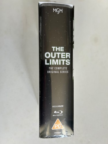 The Outer Limited Complete Original Series Special Edition Blu-Ray New Sealed - Picture 2 of 3