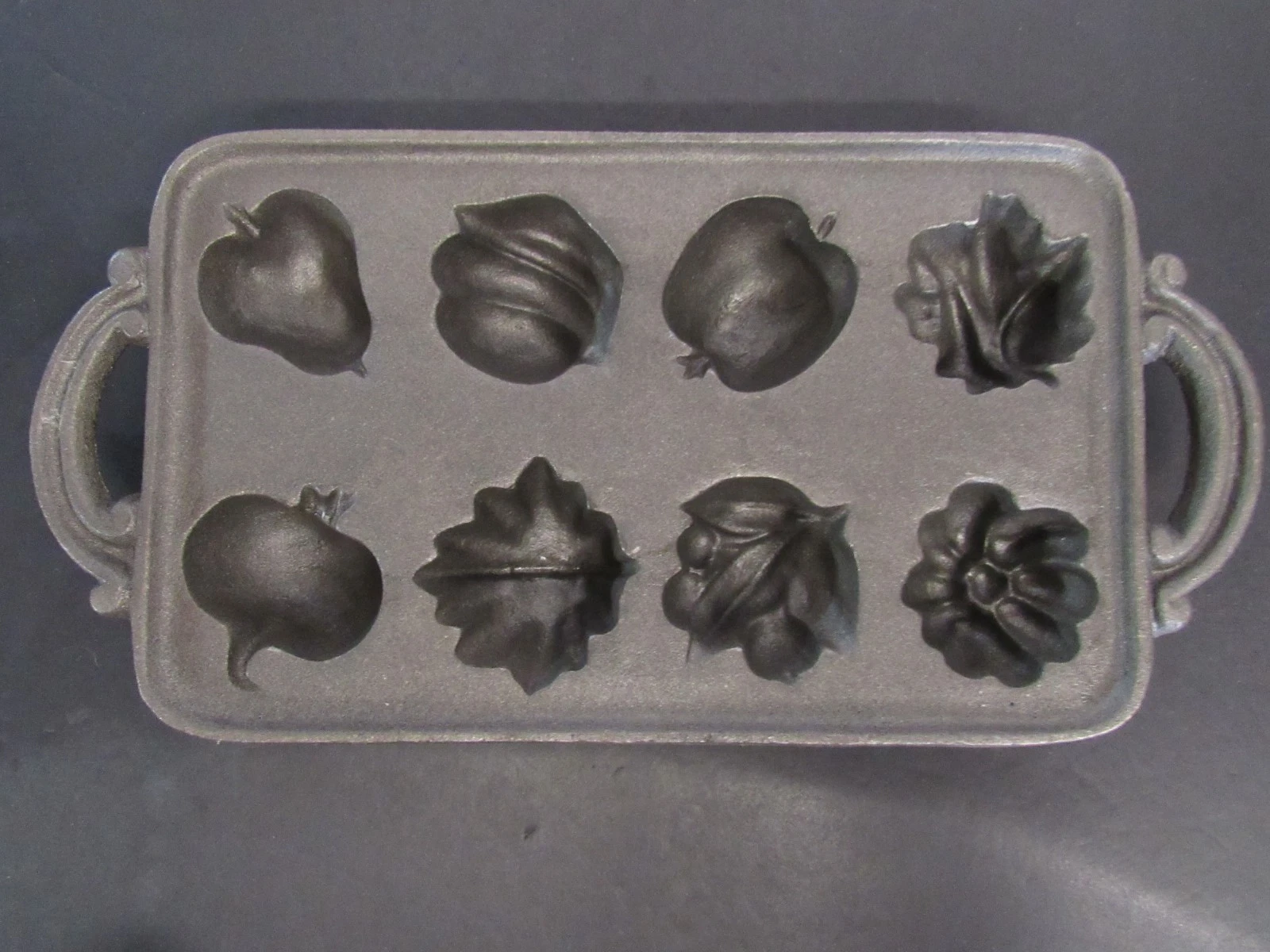 ROWOCO Cast Iron Early American Muffin Pan w/ Box Fruit & Vegetable Design #1597
