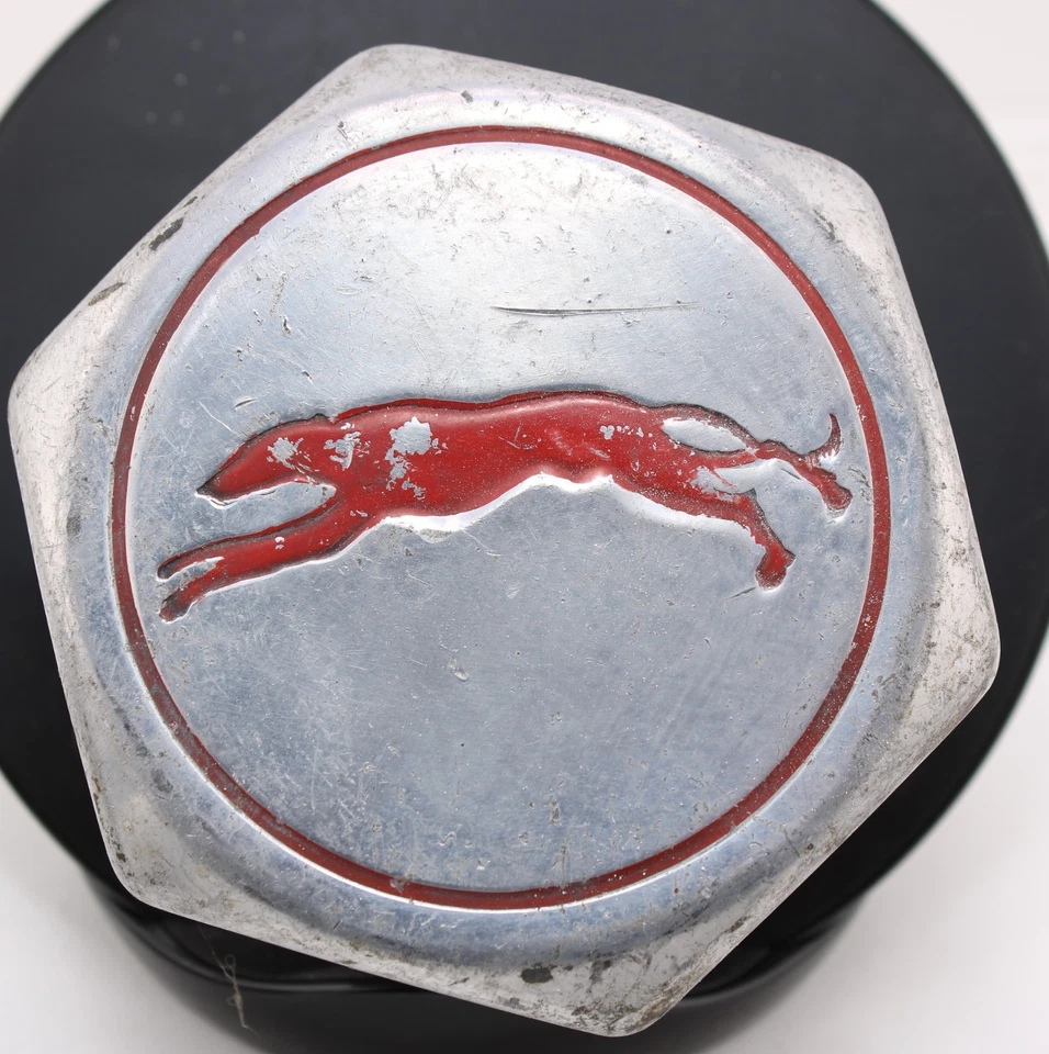 Nice Pair of Whippet Dog Style Screw On Hubcaps-Aluminum Circa 1927-1928 - Image 3 of 4