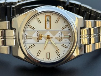 Vintage Seiko 5 White Dial 7s26-02s0 21 Jewels Day-Date S-04