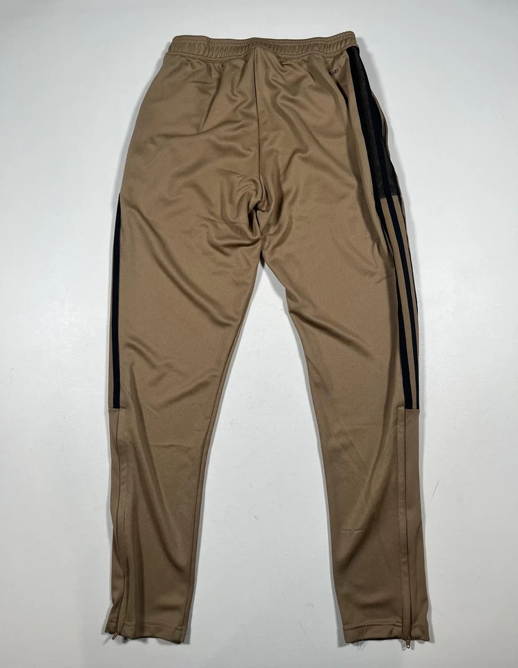 Pantalones de chándal Adidas para hombre pequeños tostados AEROREADY verde primitivo pierna cónica 3 bandas Foto 2 de 4