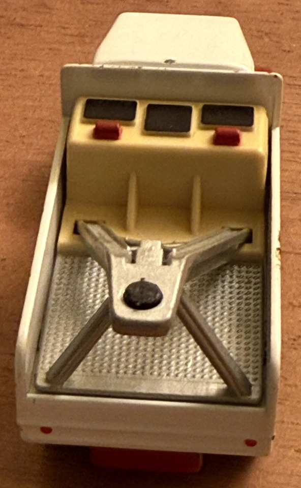 Corgi 1934 Mack 5 ton Breakdown Truck Baltimore Fire Dept. Recovery - Image 4 of 4