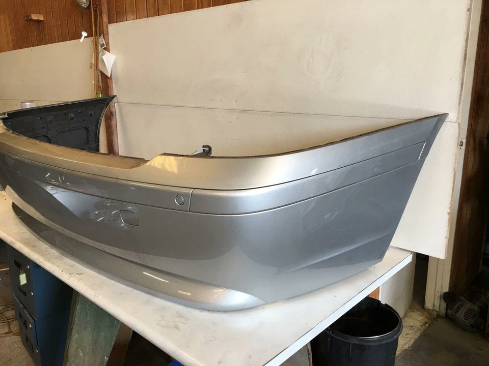 Б/у крышка заднего бампера в сборе для BMW 745i серии 2002 - 2005 годов выпуска - Изображение 4 из 4