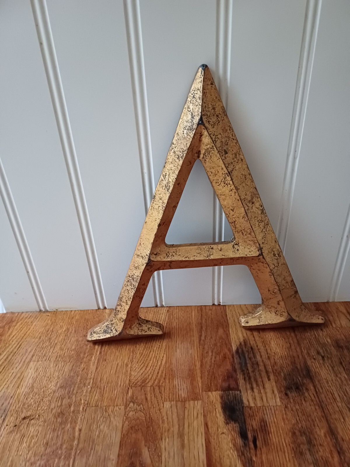 Gran Resina Dorada Letra "A" Efecto 3D