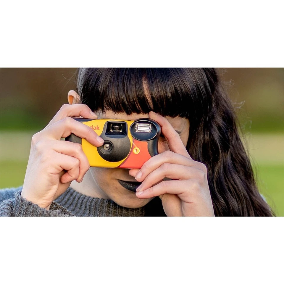 Vintage Vibes! Kodak FunSaver Disposable Film Camera (New & Sealed) + FREE 12 Ex - Image 2 of 4