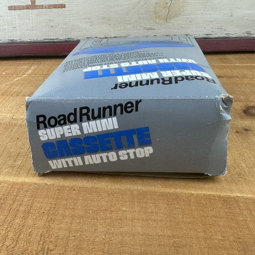Vintage Pyramid 910 Roadrunner Super Mini Cassette Player w/ Auto Stop Kit NIB - Picture 9 of 11