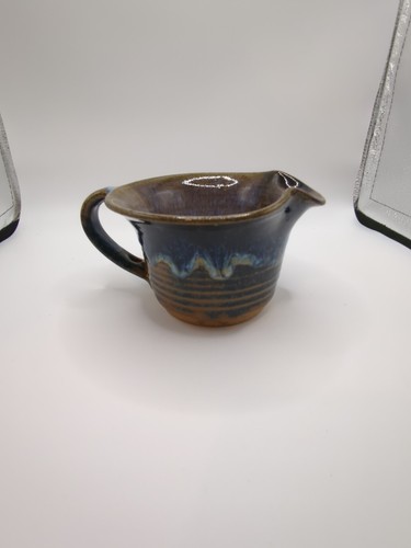 Lovely Studio Art Pottery Brown Creamer Glazed - 第 1/5 張圖片