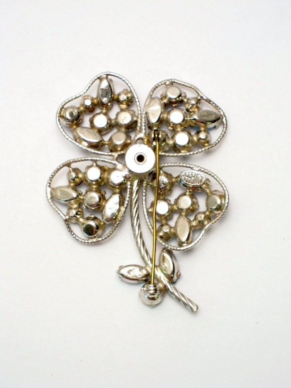 SIGNED REGENCY CLOVER SHAPE RHINESTONE BROOCH - image 2