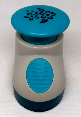Tonic Studios ''Boot'' Easy-To-Use Punch - Floral 