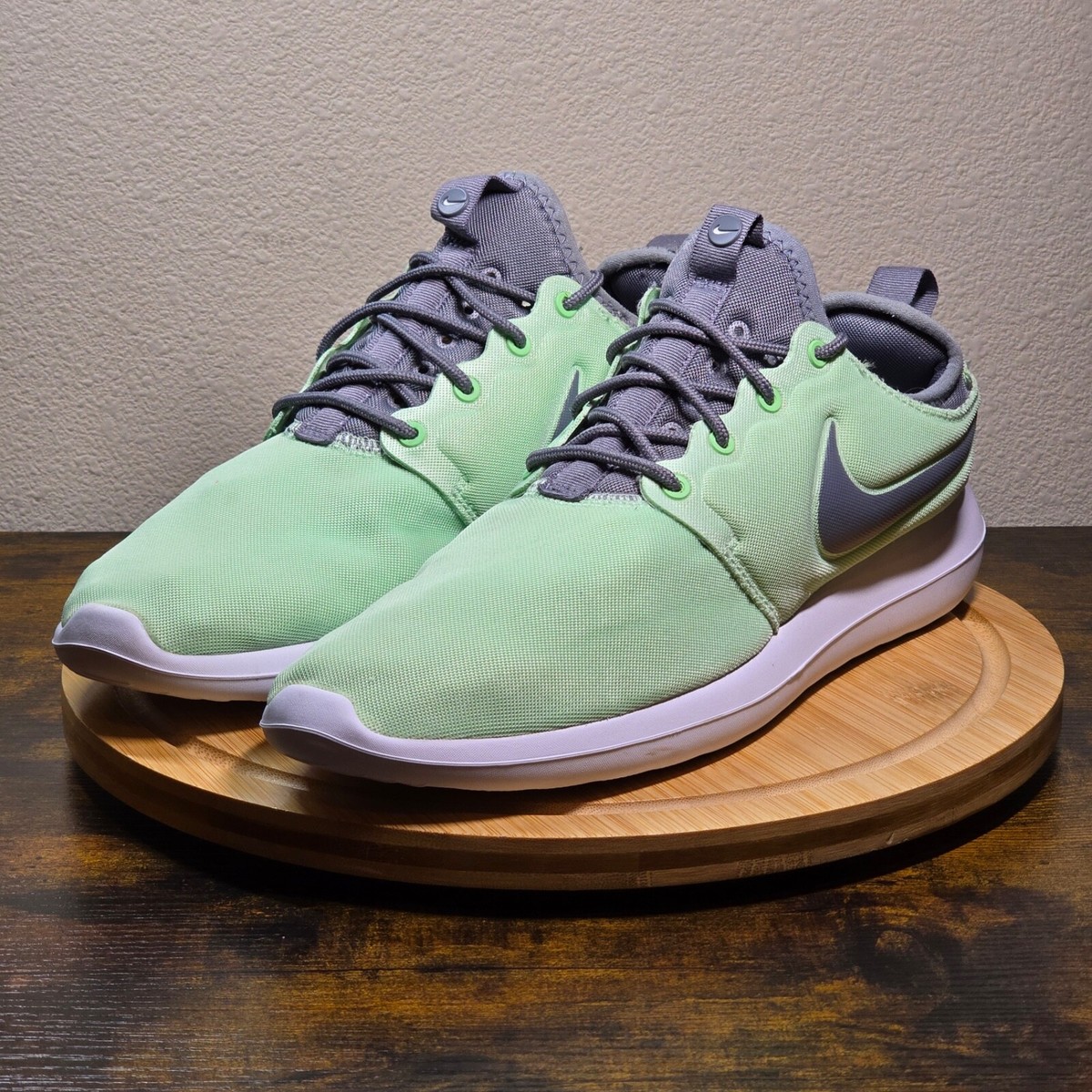 Sneakers Grey And Green Roshes Nike Roshe One QS Grey And Green