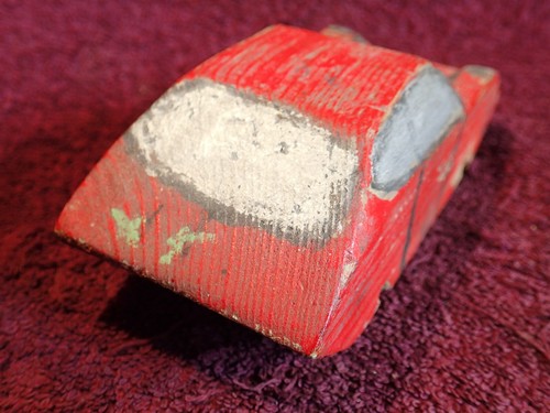 VINTAGE HANDMADE RED PAINT WOOD TOY CAR FOLK ART FINLAND FINNISH - Picture 3 of 4