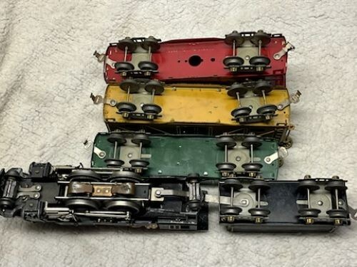 American Flyer Prewar O-Gauge 2-4-2 Locomotive, Tender and 3 Car Set - Picture 16 of 20