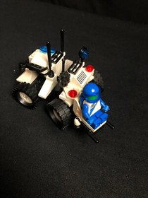 LEGO 1621 Classic Space Futuron Lunar MPV Vehicle from 1990