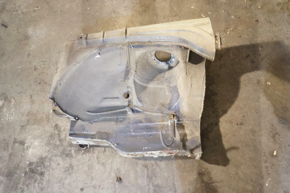 Riel de marco de torre de puntal de conductor delantero izquierdo OEM BMW E30 84-87 325Ee 325i 325es 325es Foto 4 de 4