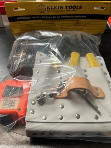 KLEIN TOOLS ELECTRICIAN'S TOOL SET - Model 5300- Pouch/Belt/10 Tools - NEW - Picture 6 of 13