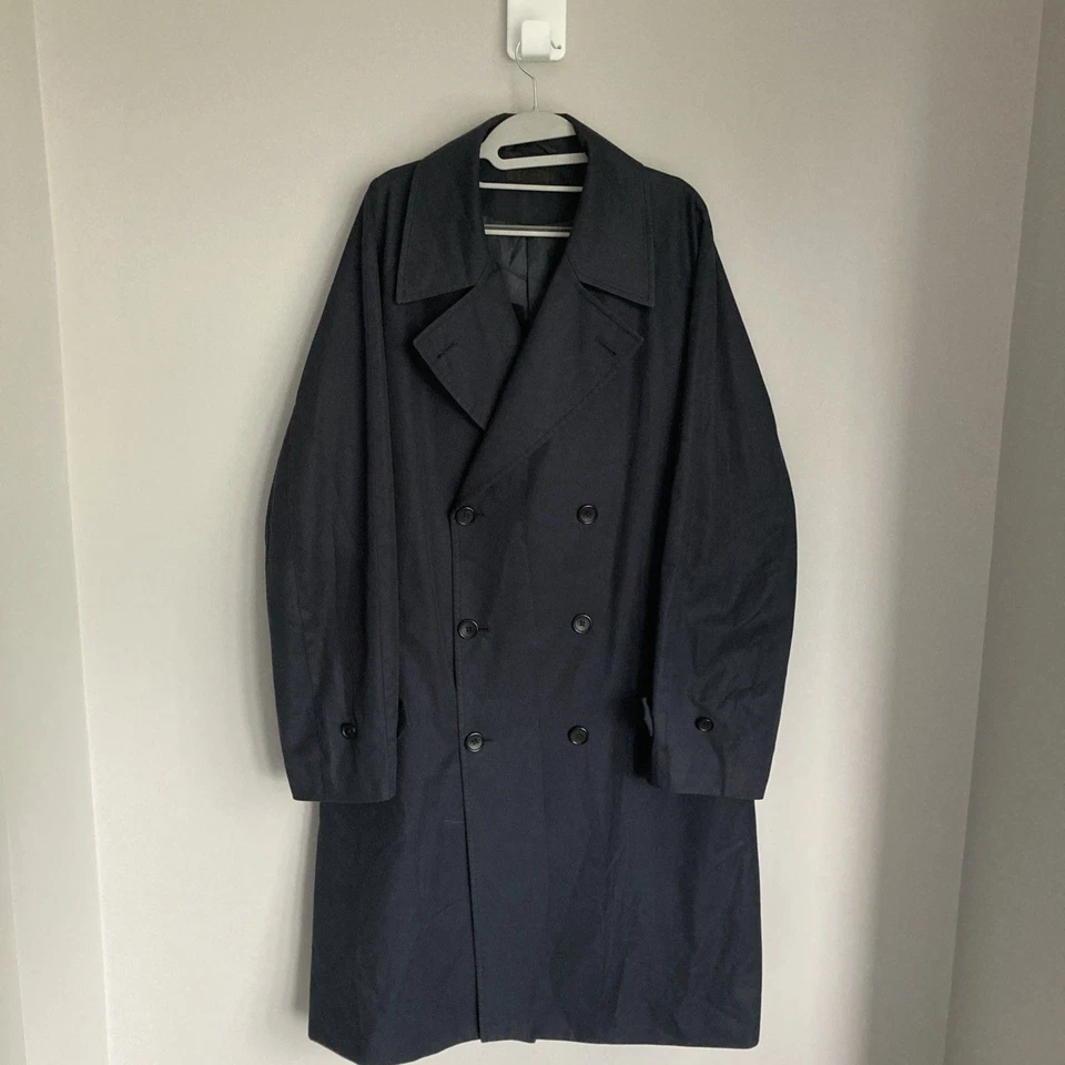 Trench coat masculino Uniqlo XL azul marinho peito duplo longo resistente à água - Imagem 3 de 4