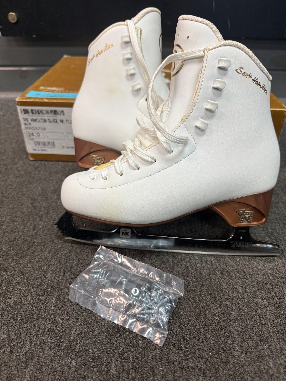 Risport Figure Skates Ladies 5.5 (24.0) (New in box Pair)