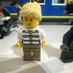 LEGO CITY Mobile Command Center 60139, Police Truck, Trailer, ATV, Minifigures