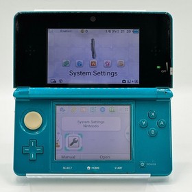 Nintendo 3DS region free Aqua Blue console / Charger / SD card