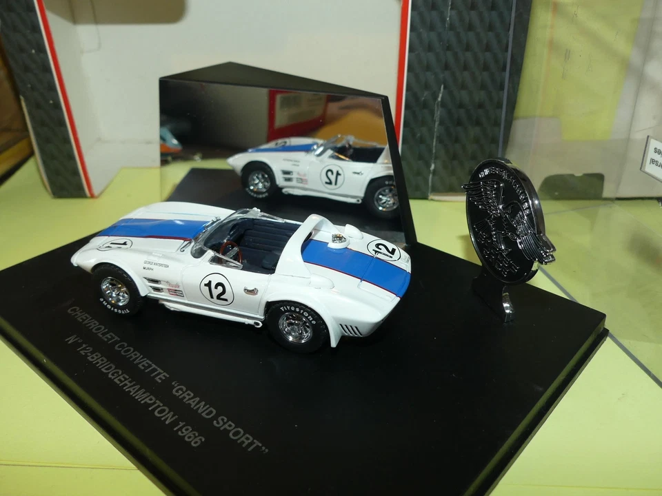 CHEVROLET CORVETTE GRAND SPORT ROADSTER N°12 BRIDGEHAMPTON 1966 UNIVERSAL HOBBIE - Photo 2/2