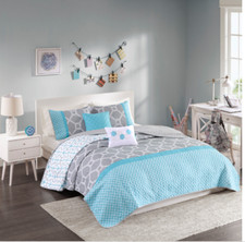 Intelligent Design Apartment Sarah Ultra Soft...