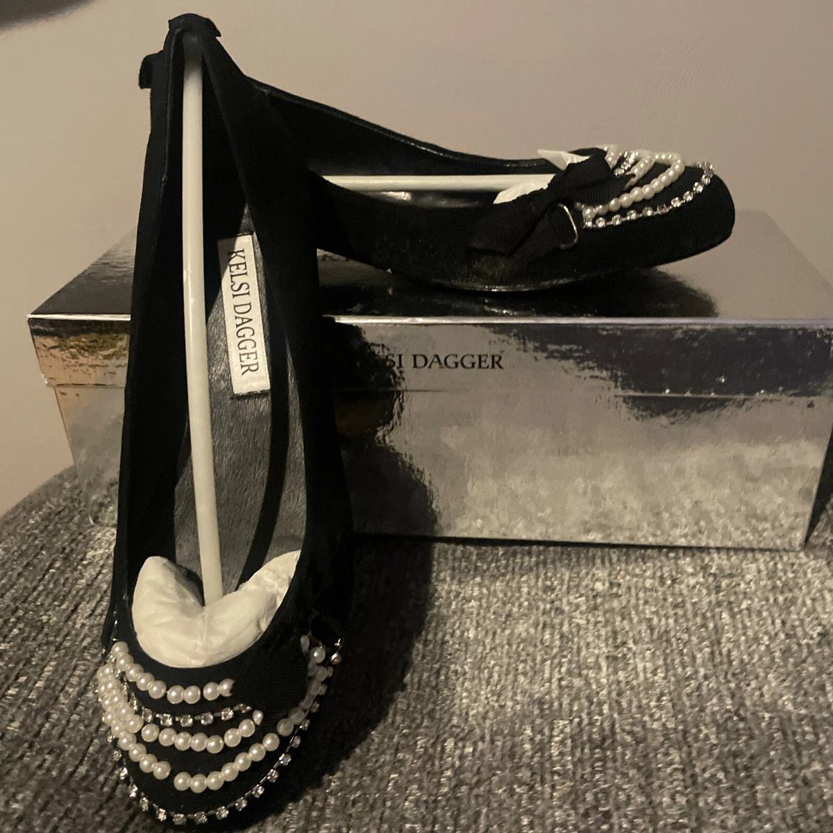 Kelsi dagger shop flats