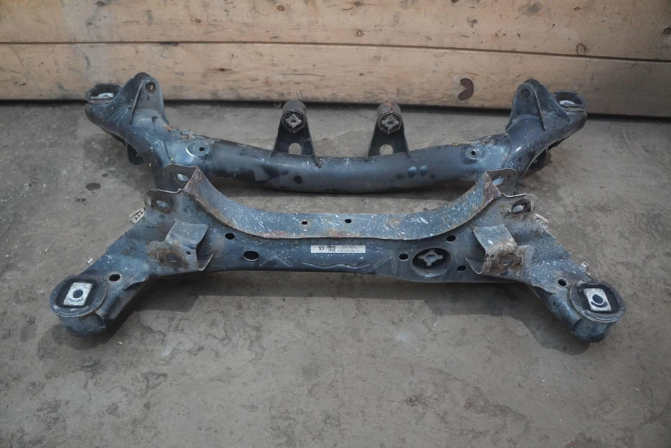 Rear Subframe Cradle Crossmember 33316792506 OEM BMW M235i F22 2014-16 F30 F32 Foto 2 de 4